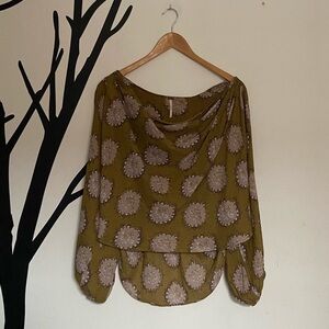 Free People cowl neck balloon sleeve green and lavender floral high low top